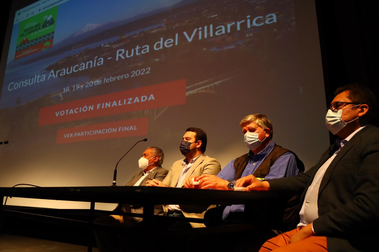 Pantalla proyectada que muestra página de EVoting de la Consulta Araucanía, Ruta del Villarrica 2022